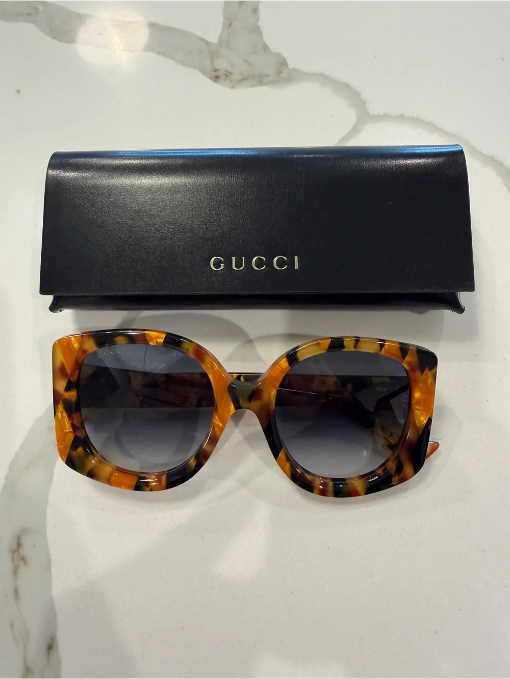 Gucci Tortoiseshell Oversized Square Sunglasses with Gradient Smoke Lenses - Picture 6 of 7